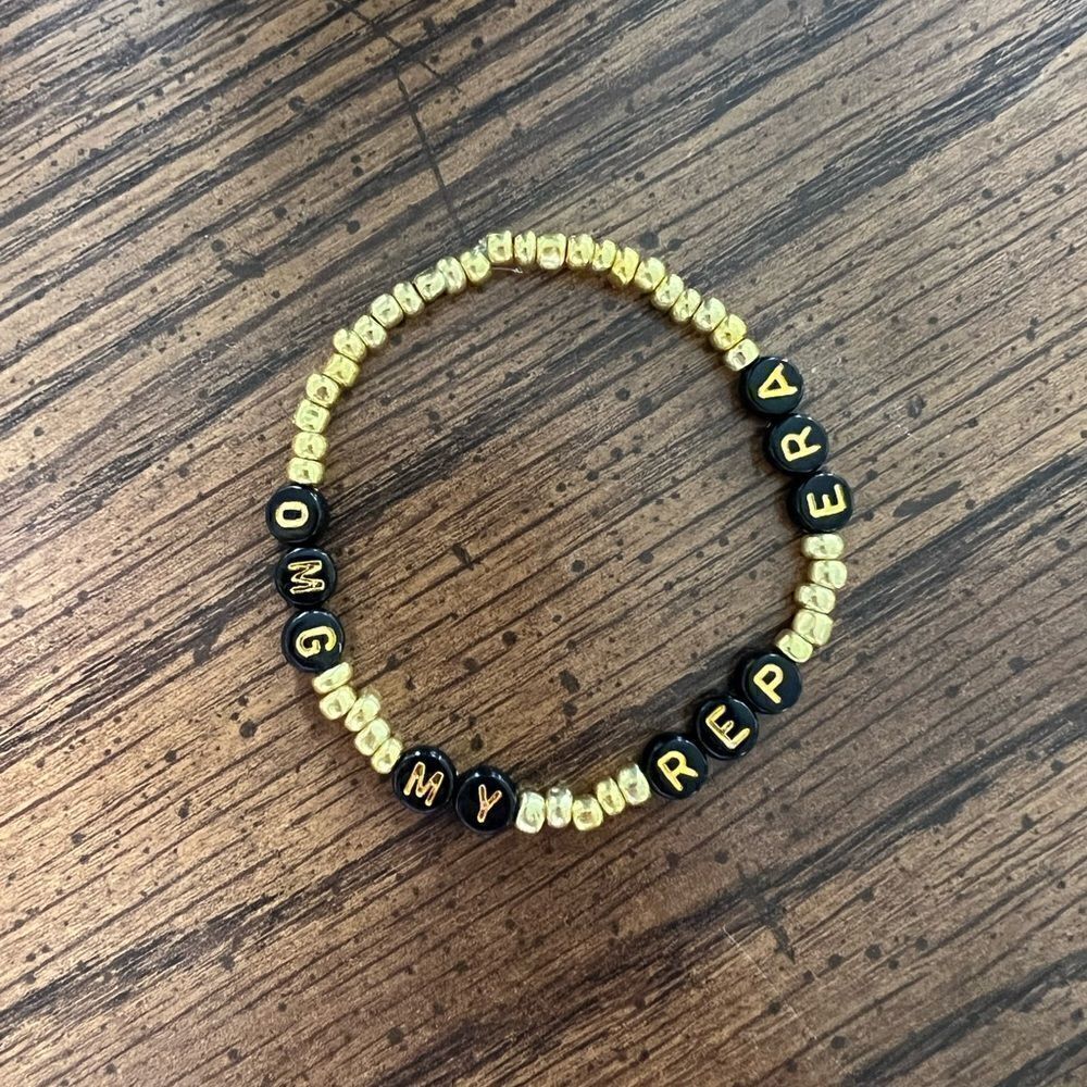 Taylor Swift Friendship Bracelet